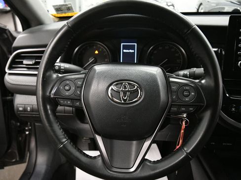 Used 2023 Toyota Camry SE FWD image 12