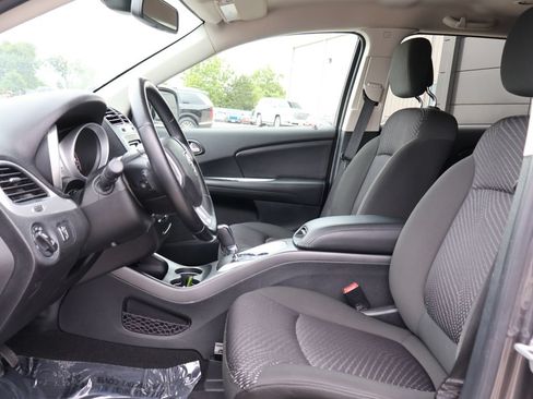 Used 2019 Dodge Journey SE w/ Premium Group FWD image 23