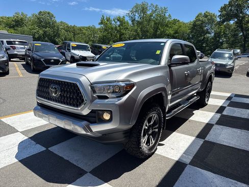 Used 2019 Toyota Tacoma TRD Sport AWD/4WD image 5