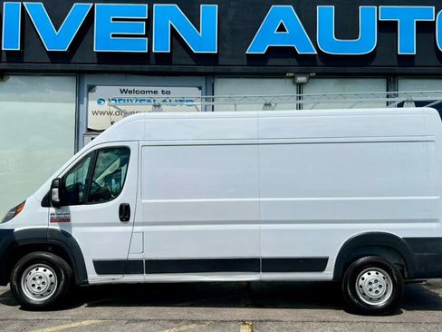 Used 2018 RAM ProMaster 2500 FWD image 2