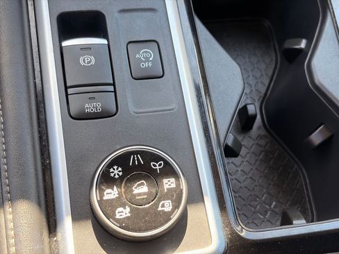 Certified 2025 Nissan Pathfinder SV AWD/4WD image 27