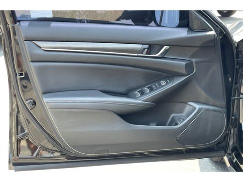 Used 2022 Honda Accord Sport image 11