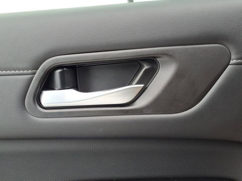 New 2026 Nissan Pathfinder SL image 16