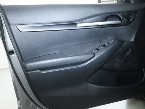 Used 2024 Kia Seltos LX AWD/4WD image 16