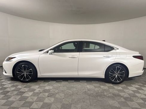 Used 2025 Lexus ES 350 w/ Premium Package FWD image 3