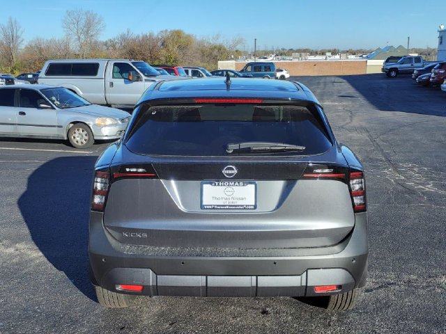 Used 2025 Nissan Kicks SV w/ Illumination Package FWD image 5