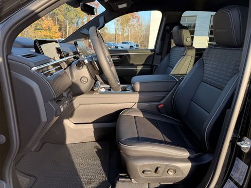 New 2025 GMC Sierra EV Denali image 13