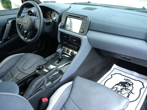 Used 2020 Nissan GT-R Premium AWD/4WD image 40