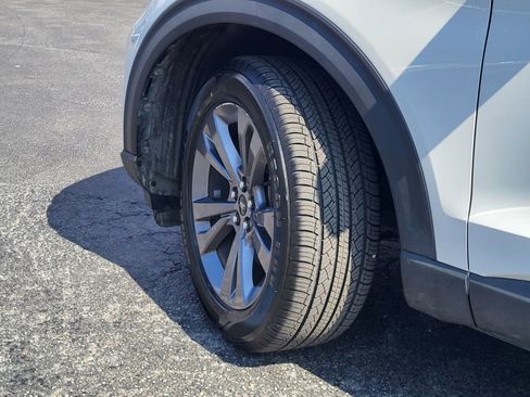 Certified 2022 Ford Explorer XLT w/ Equipment Group 202A image 34