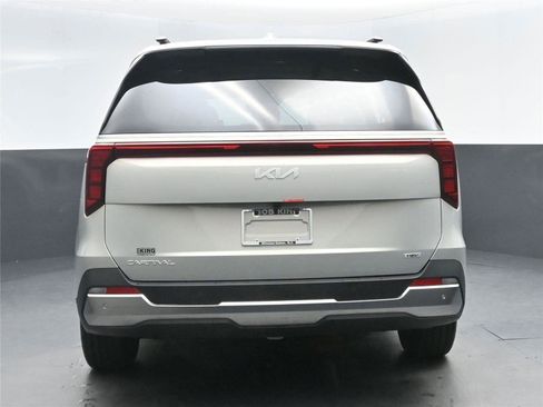 New 2026 Kia Carnival SX image 21