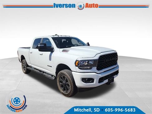Used 2024 RAM 2500 Big Horn w/ Night Edition AWD/4WD image 4