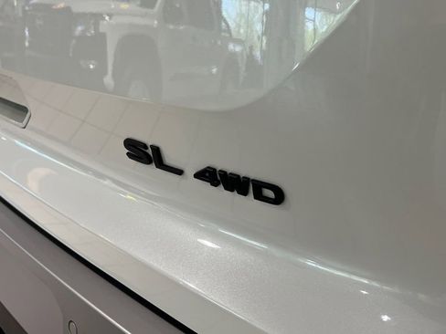 Used 2024 Nissan Pathfinder SL w/ SL Premium Package AWD/4WD image 17