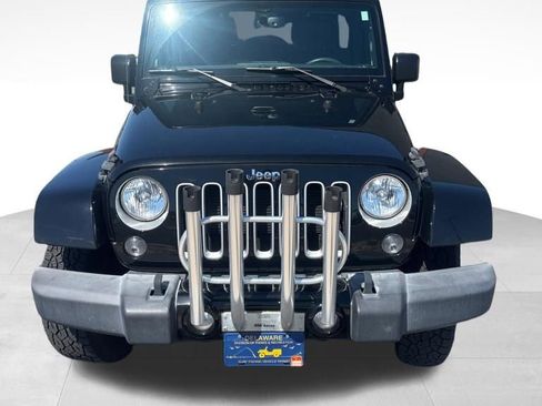 Used 2016 Jeep Wrangler Unlimited Sahara w/ Connectivity Group AWD/4WD image 2