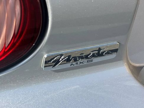 Used 2003 MAZDA MX-5 Miata RWD image 28