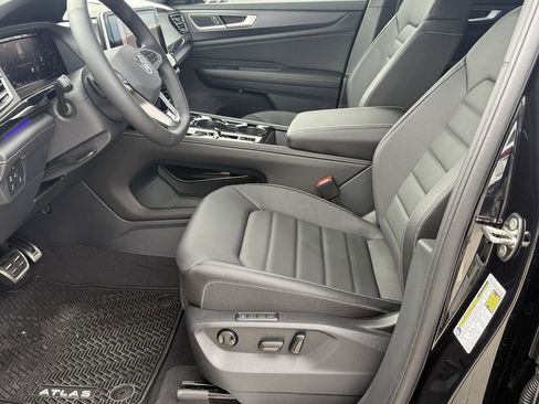 New 2026 Volkswagen Atlas Cross Sport SEL R-Line image 11