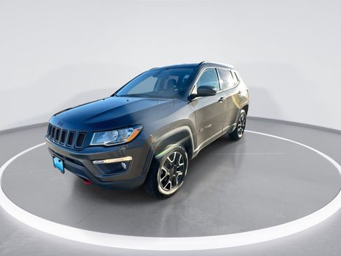 Used 2020 Jeep Compass Trailhawk image 4