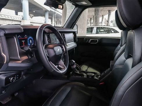 New 2025 Ford Bronco Badlands image 16