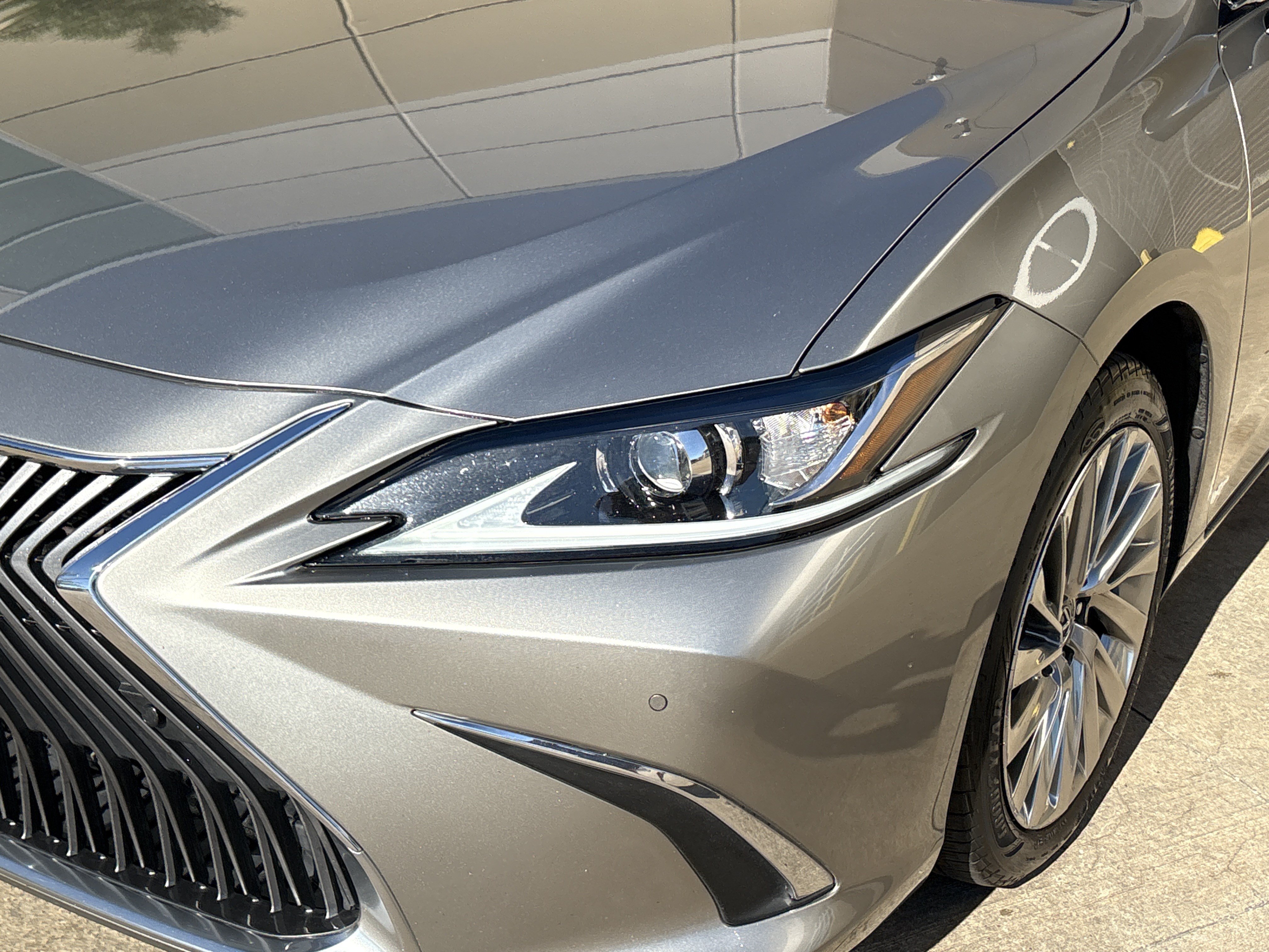 Used 2021 Lexus ES 300h w/ Accessory Package 2 FWD image 6