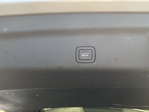 Used 2024 Chevrolet Tahoe LT image 42