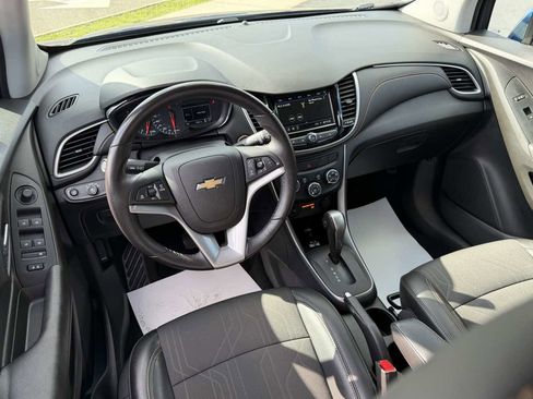 Used 2019 Chevrolet Trax LT w/ LT Convenience Package AWD/4WD image 12