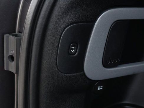 Used 2017 Jeep Cherokee 75th Anniversary image 22