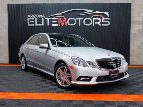 Used 2010 Mercedes-Benz E 550 4MATIC Sedan image 2