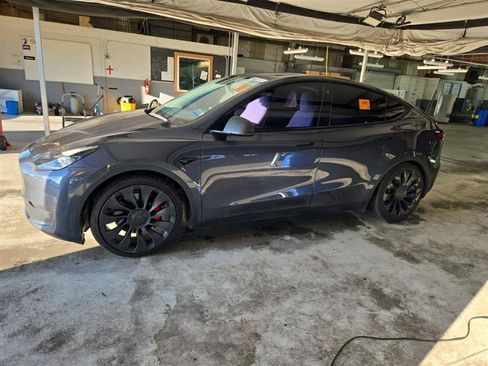 Used 2023 Tesla Model Y Performance AWD/4WD image 3