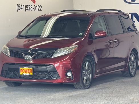 Used 2019 Toyota Sienna SE w/ SE Preferred Package FWD image 7