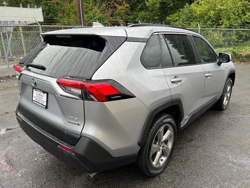 Used 2021 Toyota RAV4 XLE Premium AWD/4WD image 5