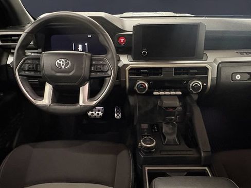 Used 2025 Toyota Tacoma TRD Sport AWD/4WD image 10