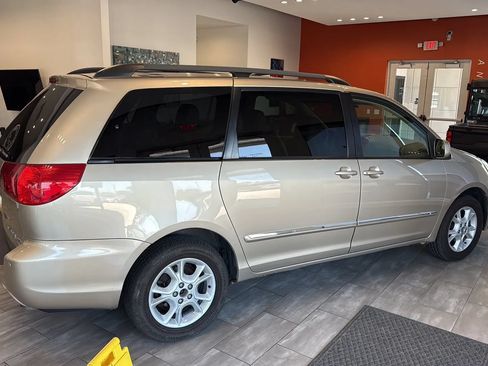 Used 2006 Toyota Sienna XLE Limited w/ XLE Limited Pkg 2 AWD/4WD image 10