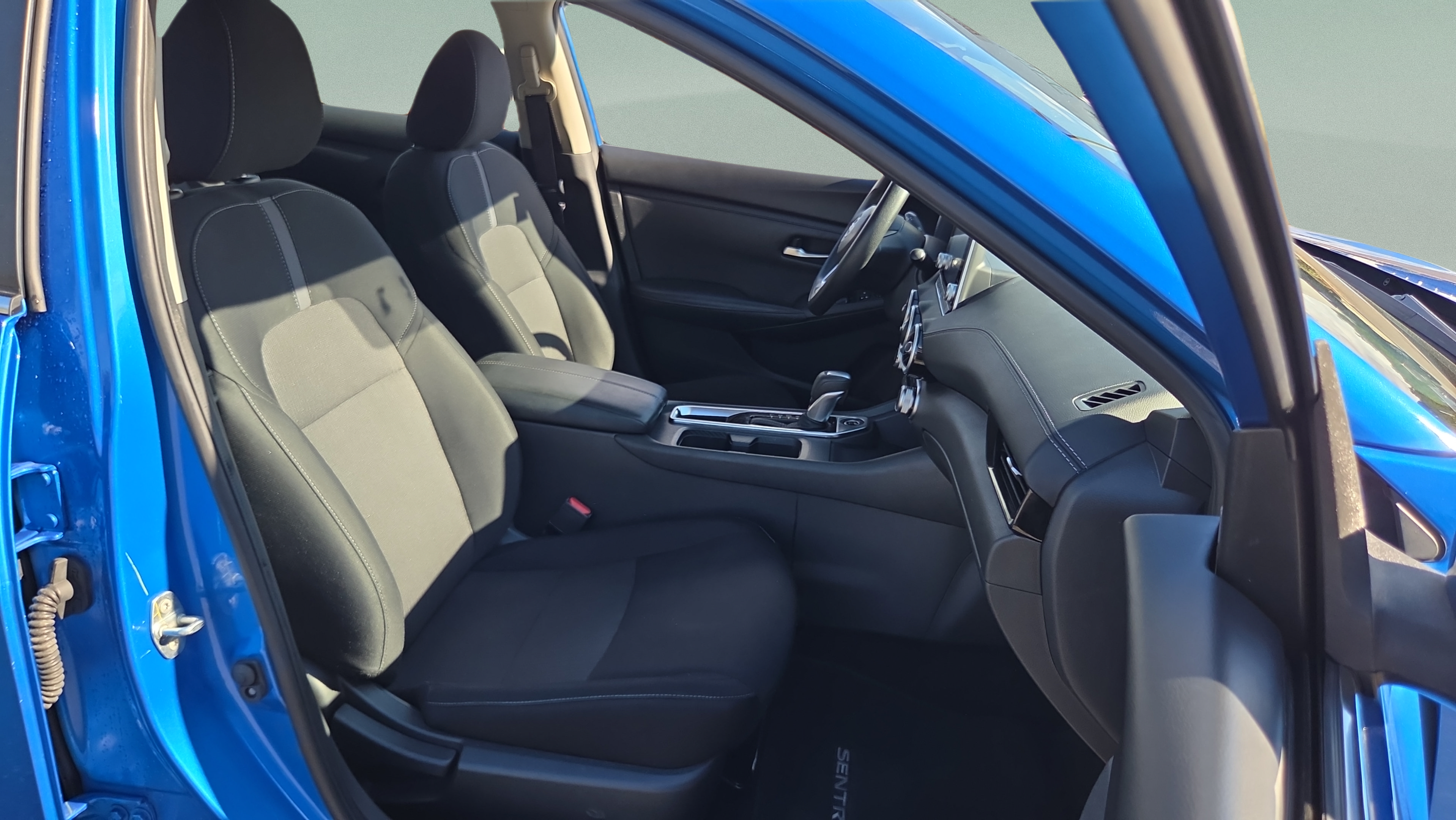 Used 2024 Nissan Sentra SV FWD image 15
