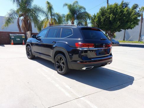 Used 2023 Volkswagen Atlas SE w/ Panoramic Sunroof Package FWD image 7