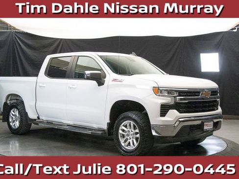 Used 2022 Chevrolet Silverado 1500 LT w/ Z71 Off-Road Package AWD/4WD image 1