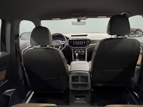 Used 2023 Volkswagen Atlas Cross Sport SE w/ Black Wheel Package image 32