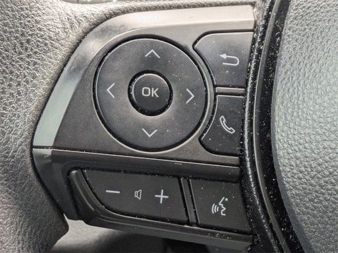 Used 2020 Toyota RAV4 XLE image 28