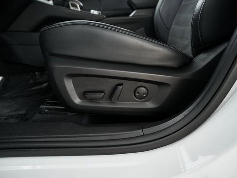 Used 2024 Mitsubishi Outlander SE image 25