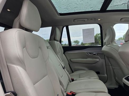 Used 2023 Volvo XC90 B5 Core AWD/4WD image 31