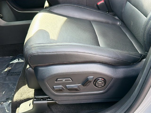 Used 2025 Hyundai Santa Fe Calligraphy AWD/4WD image 20