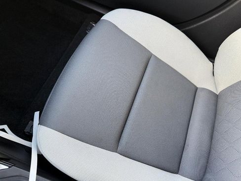 Used 2024 Toyota Corolla LE image 27