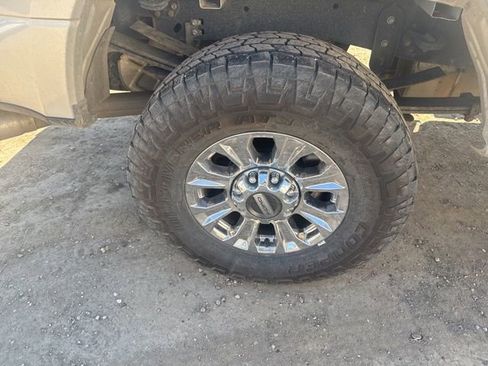 Used 2019 Ford F250 XLT w/ XLT Premium Package image 9