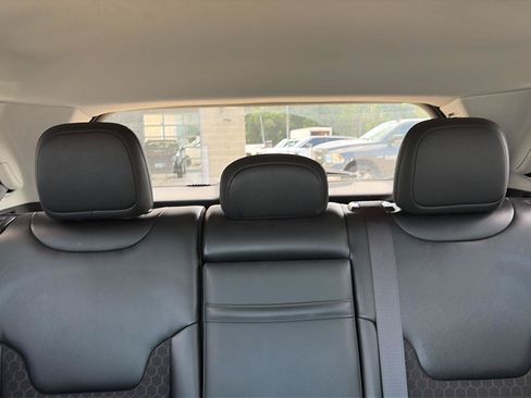 Used 2020 Jeep Compass Latitude w/ Cold Weather Group AWD/4WD image 11