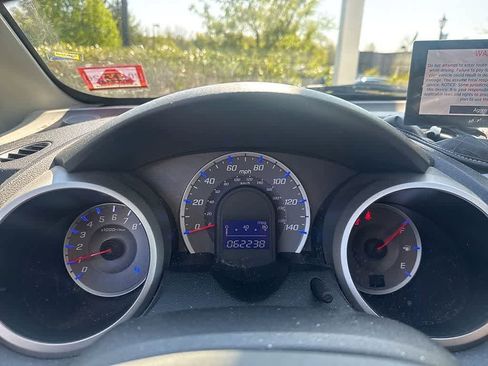 Used 2010 Honda Fit Sport image 13