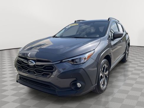 Certified 2025 Subaru Crosstrek 2.0i Premium image 3