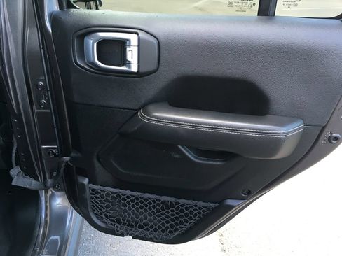 Used 2020 Jeep Wrangler Unlimited Sahara w/ Uconnect 4C Nav & Sound Group AWD/4WD image 29