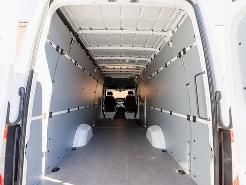 Used 2025 Mercedes-Benz Sprinter 2500 image 22