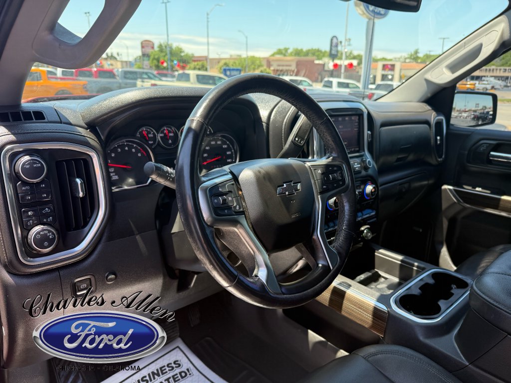Used 2022 Chevrolet Silverado 1500 RST w/ Convenience Package II AWD/4WD image 9