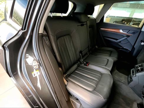 Used 2023 Audi Q5 2.0T Premium w/ Convenience Package image 20
