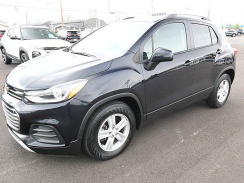 Used 2021 Chevrolet Trax LT FWD image 3