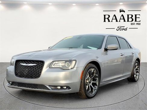 Used 2015 Chrysler 300 S image 3